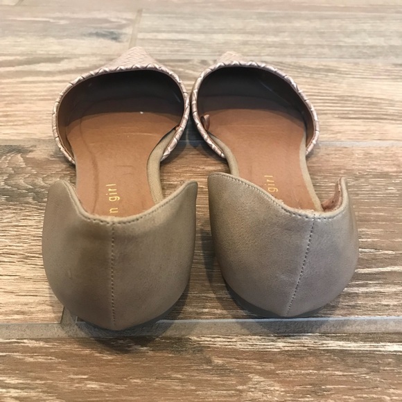 ⭐️ 2/$20 Madden Girl Pointed Toe Flats Size 8 - Picture 4 of 5